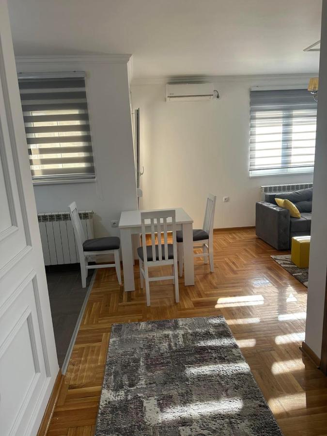Apartamento Port 2 Belgrado Exterior foto